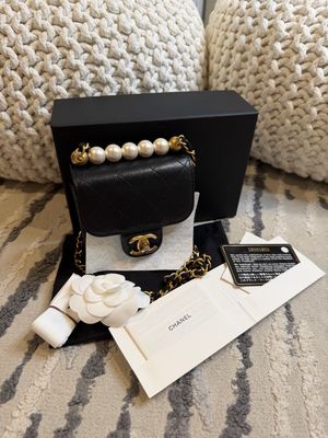Chanel Chic Pearls Mini Goatskin Flap Bag Black