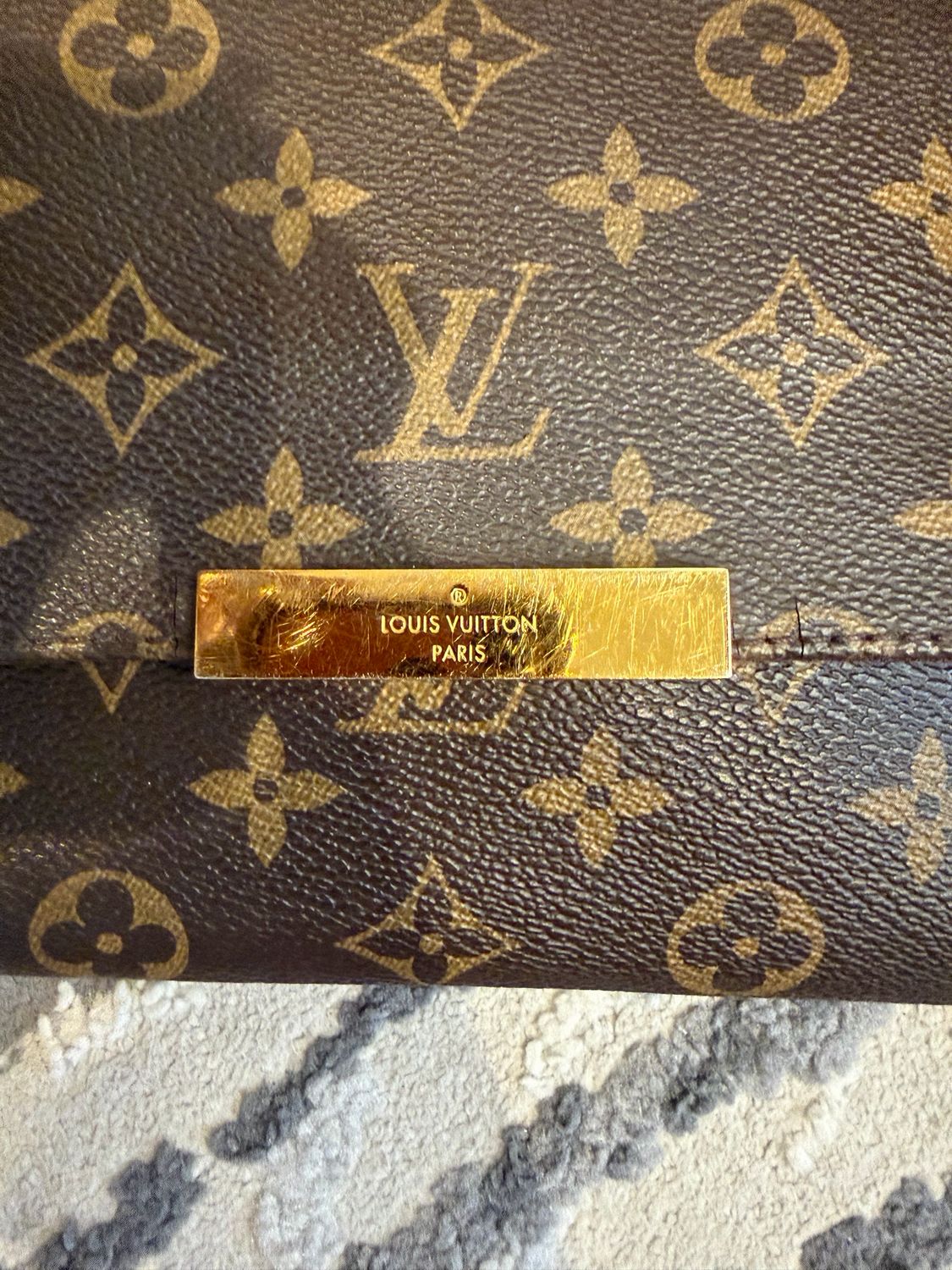 Louis Vuitton Monogram Favorite Mm Hovo Shoulder