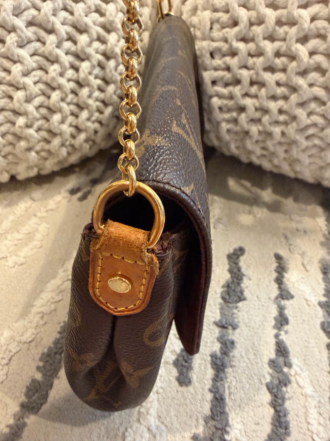 Louis Vuitton Monogram Favorite Mm Hovo Shoulder