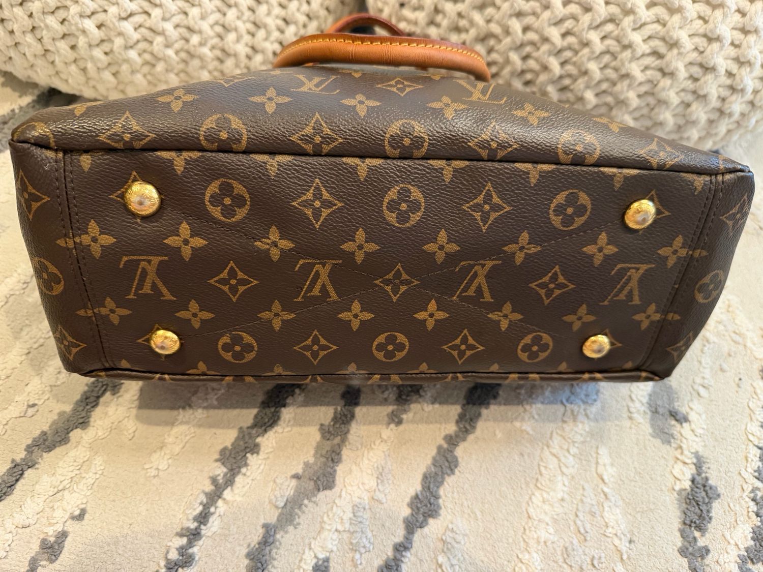 Louis Vuitton Monogram Cerise Pallas Mm Shoulder Hobo