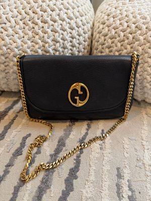 Gucci Blondie Pebbled Black Leather Chain Sling 