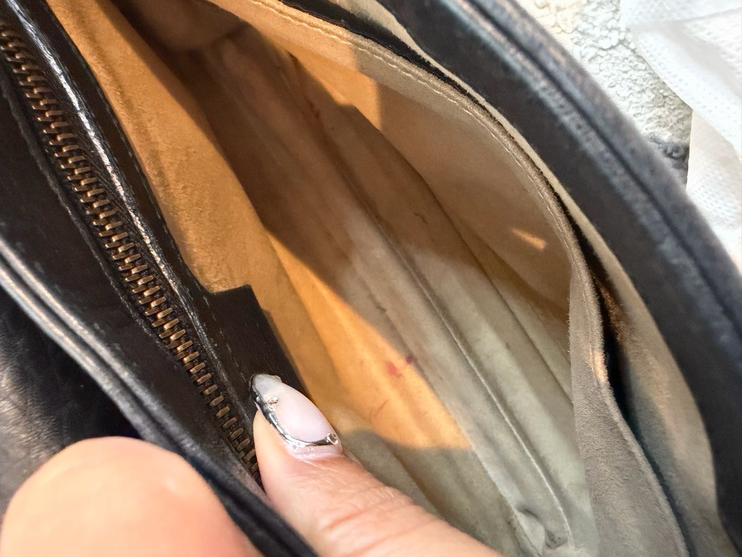 Gucci Blondie Pebbled Black Leather Chain Sling 