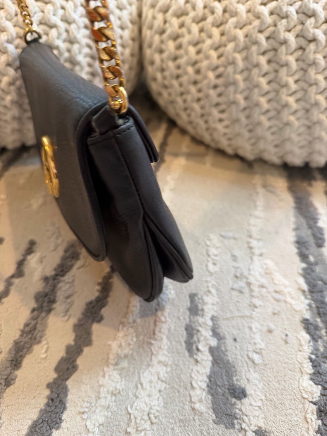 Gucci Blondie Pebbled Black Leather Chain Sling 