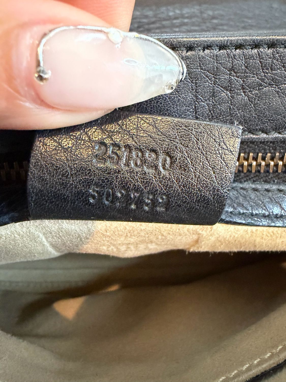 Gucci Blondie Pebbled Black Leather Chain Sling 