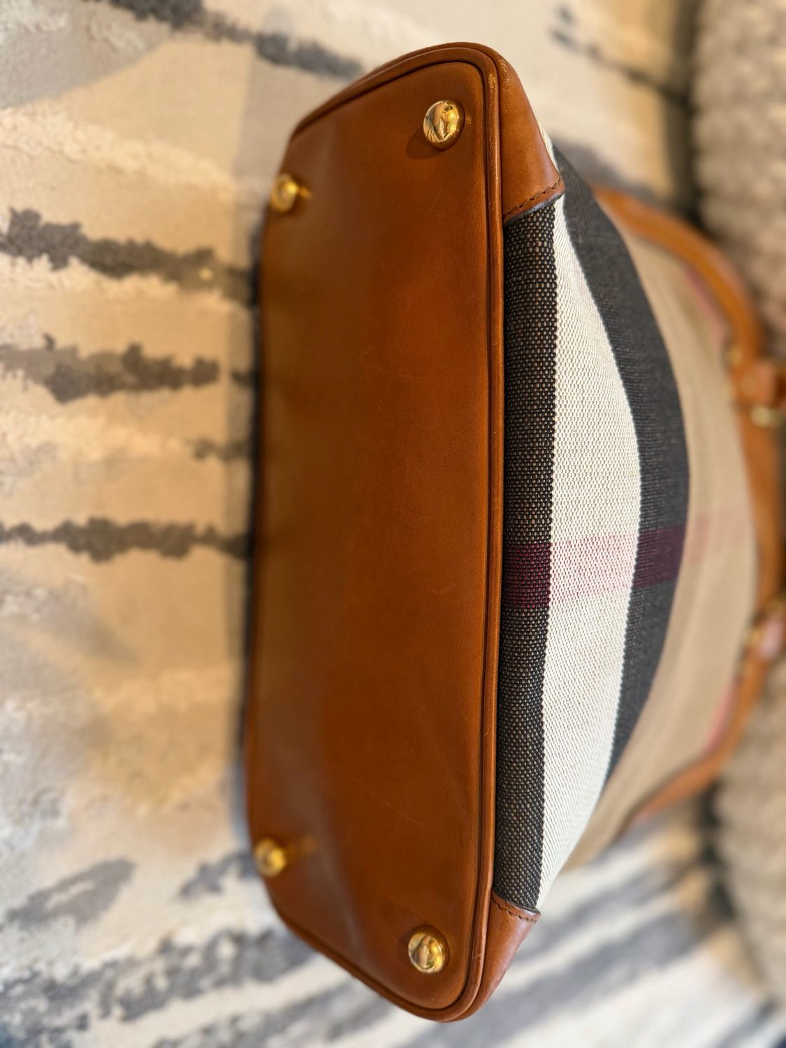 Burberry Mega Check Bloomsbury 