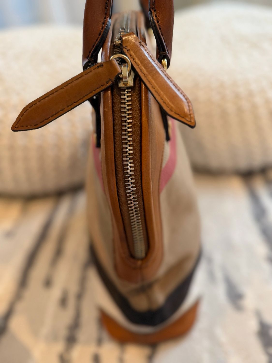 Burberry Mega Check Bloomsbury 