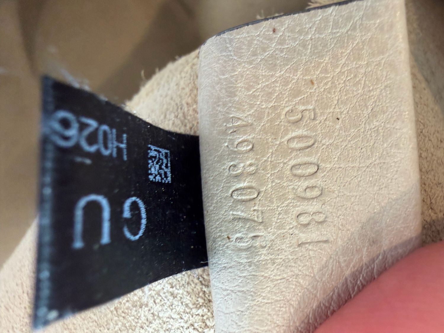 Gucci Clutch Leather Zip Pouch 