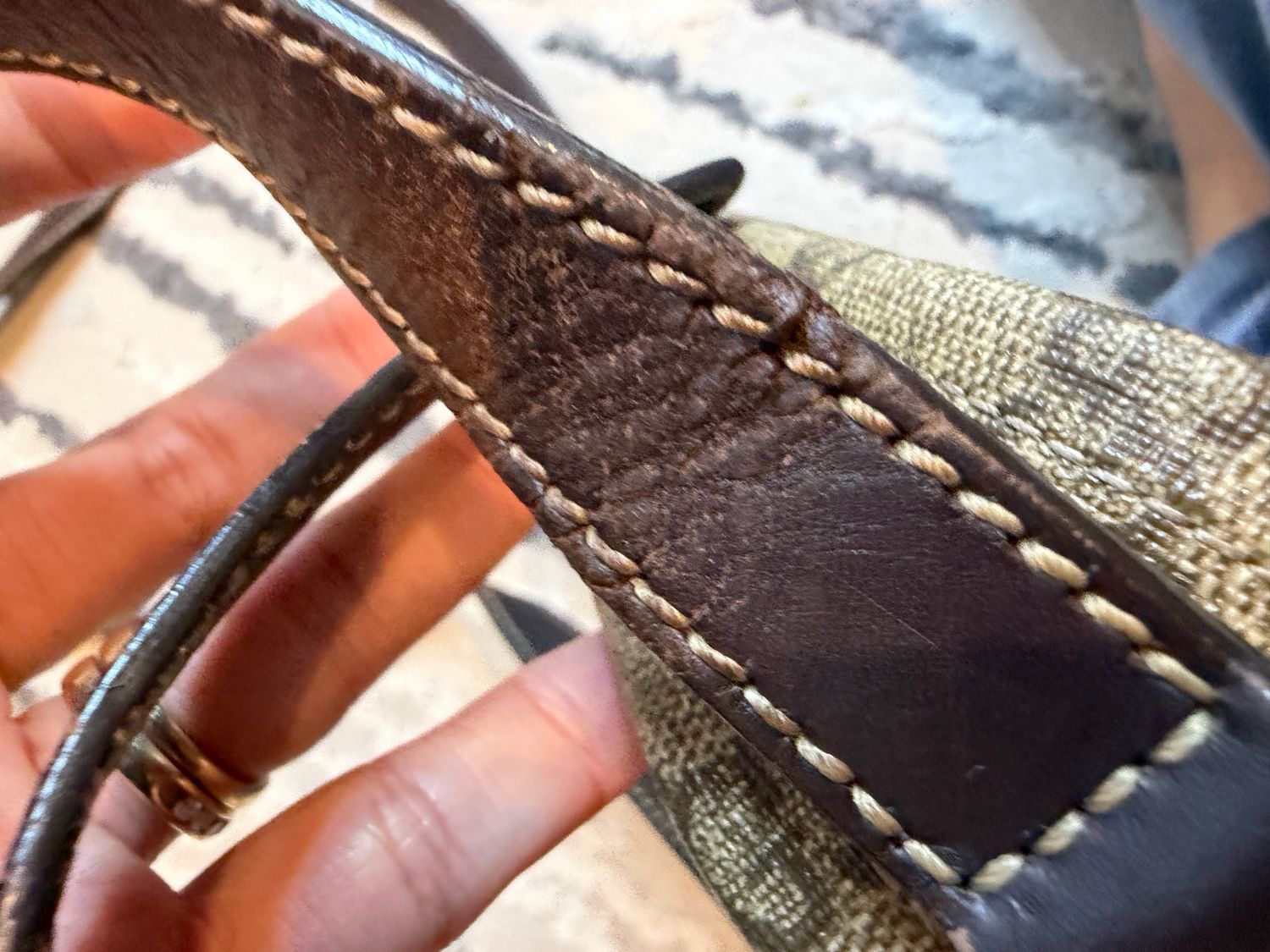 Gucci Supreme Camera Bag Messenger Crossbody