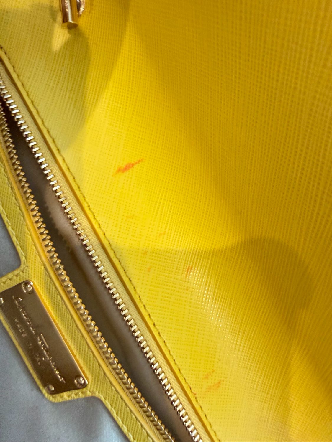 Salvatorre Ferragamo Vara Bow Crossbody Messenger