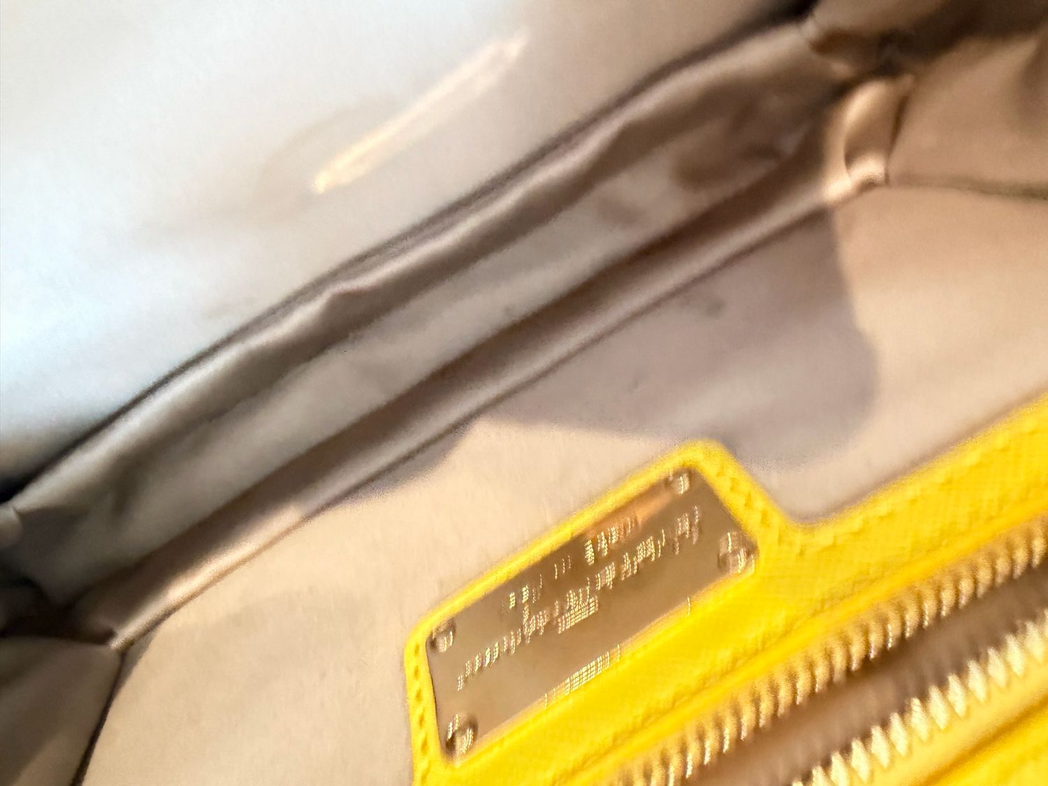 Salvatorre Ferragamo Vara Bow Crossbody Messenger