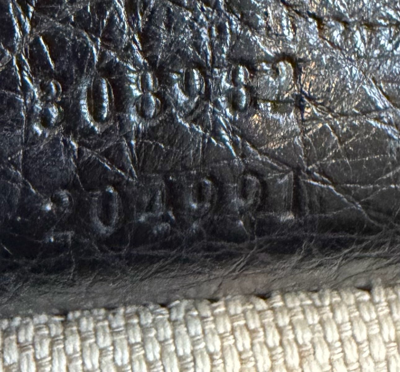 Gucci Soho Pebbled Leather Black Calfakin Medium Chain Tote