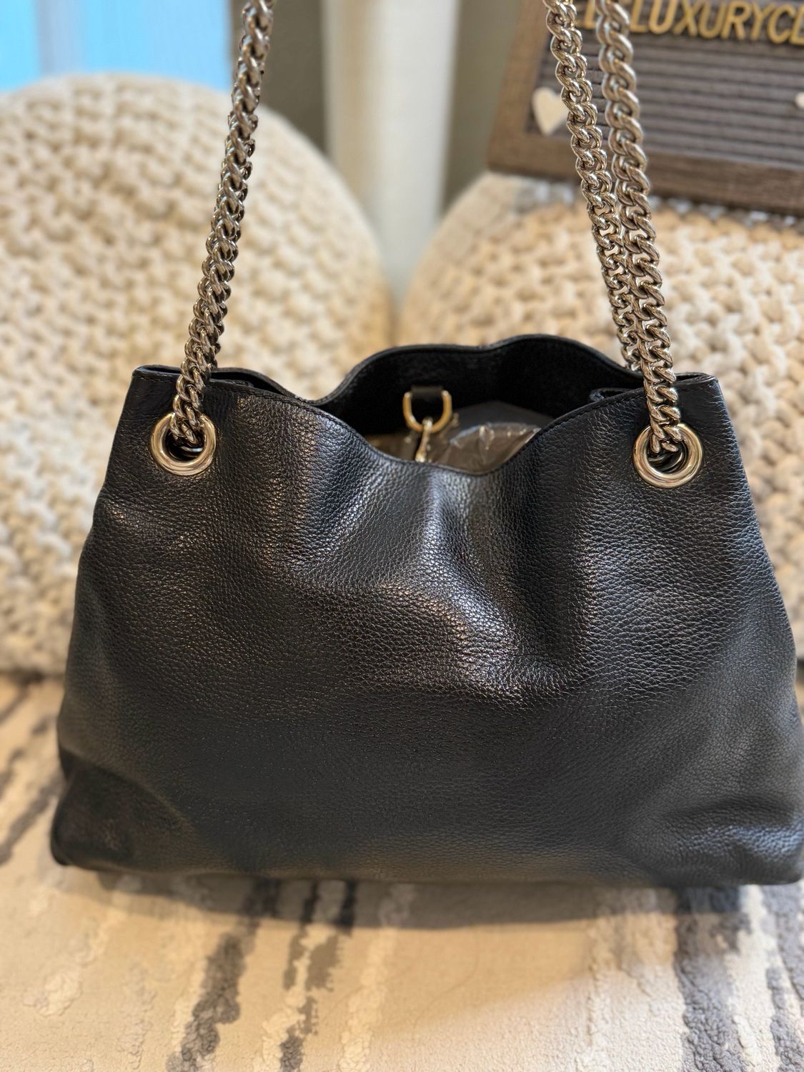 Gucci Soho Pebbled Leather Black Calfakin Medium Chain Tote