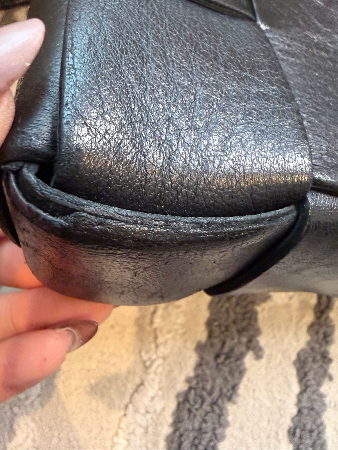 Bottega Veneta Cassette Medium Crossbody Intreciatto Messenger Black