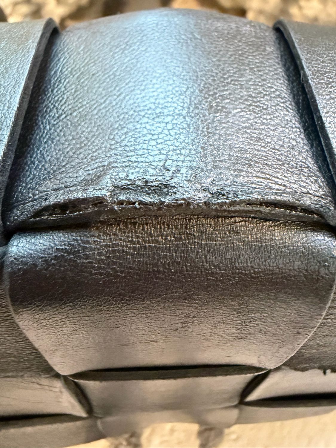 Bottega Veneta Cassette Medium Crossbody Intreciatto Messenger Black