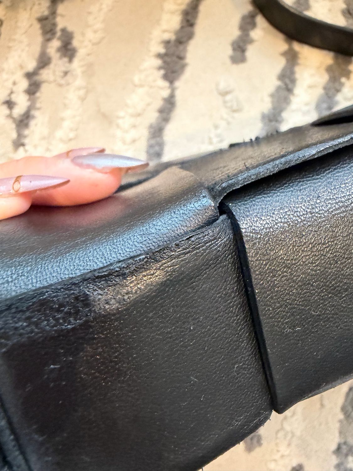 Bottega Veneta Cassette Medium Crossbody Intreciatto Messenger Black