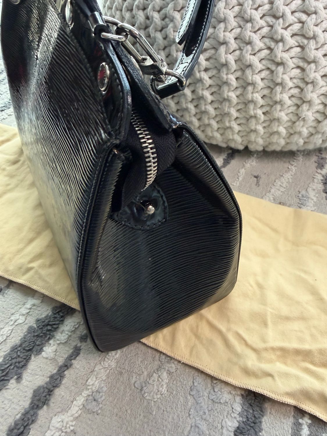 Louis Vuitton Brea Mm Electric Black