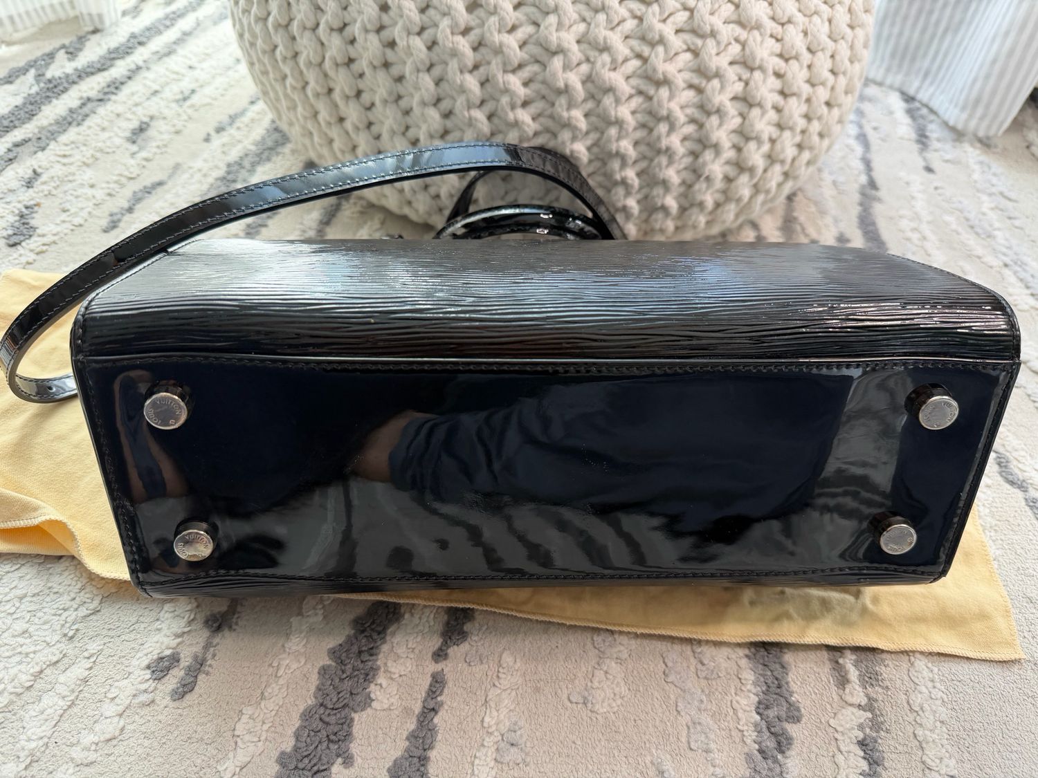 Louis Vuitton Brea Mm Electric Black