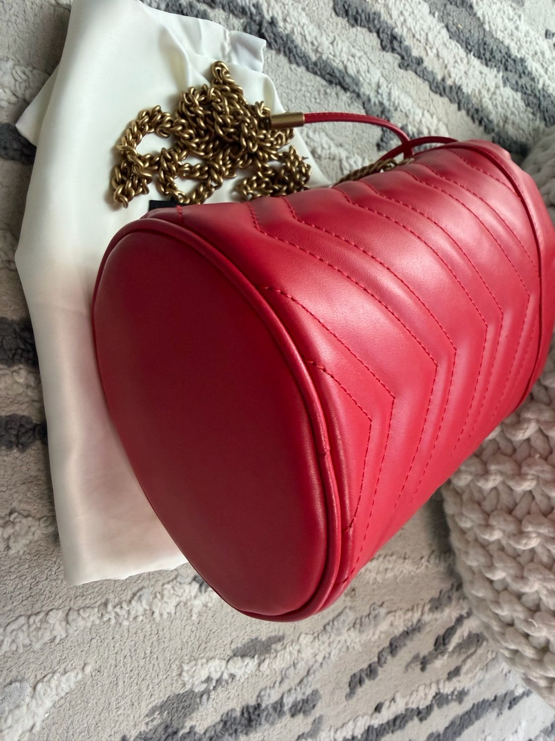 Gucci Marmont Bucket Crossbody Chain Strap