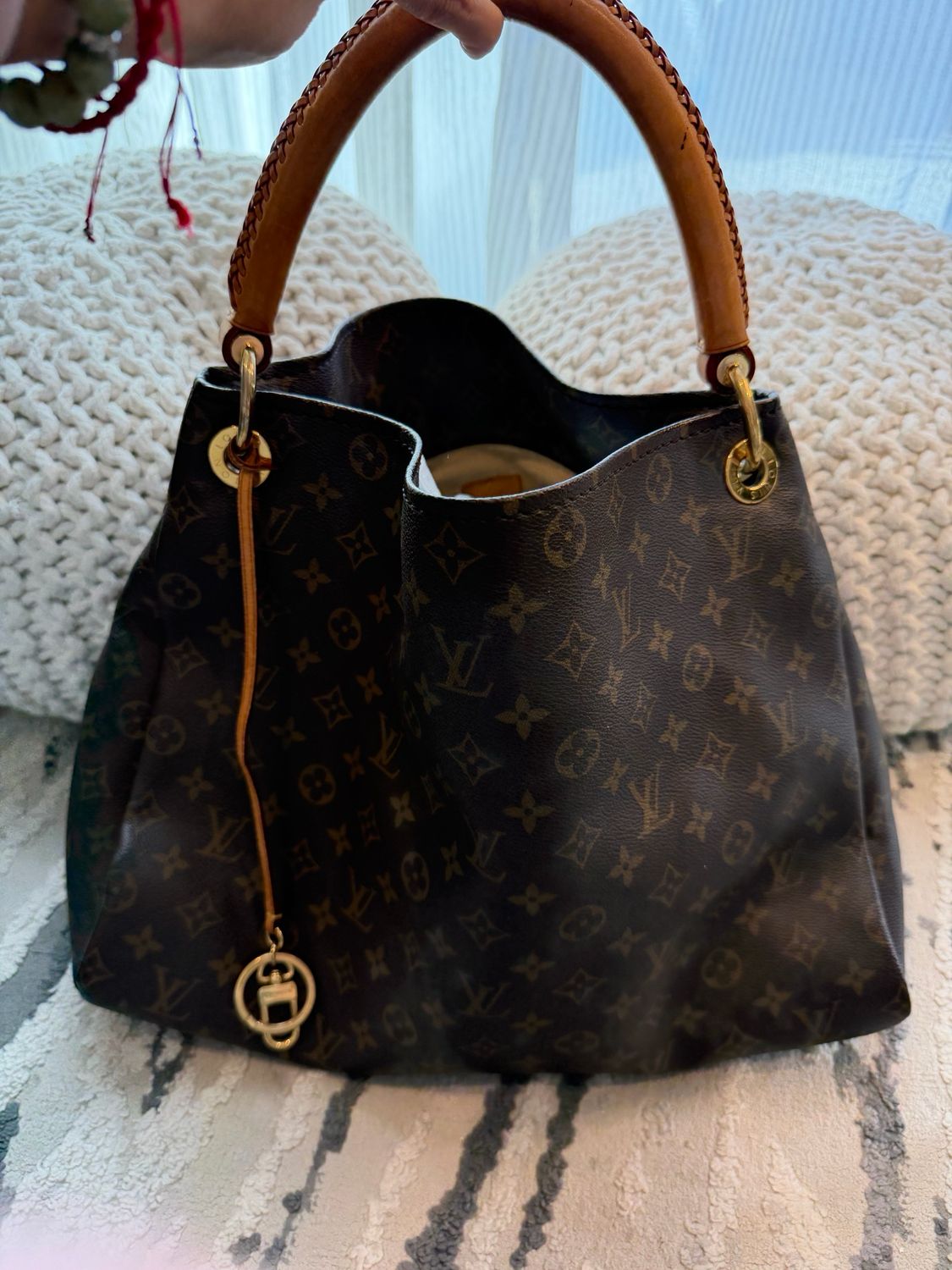 Louis Vuitton Artsy Mm Hobo Shoulder Monogram