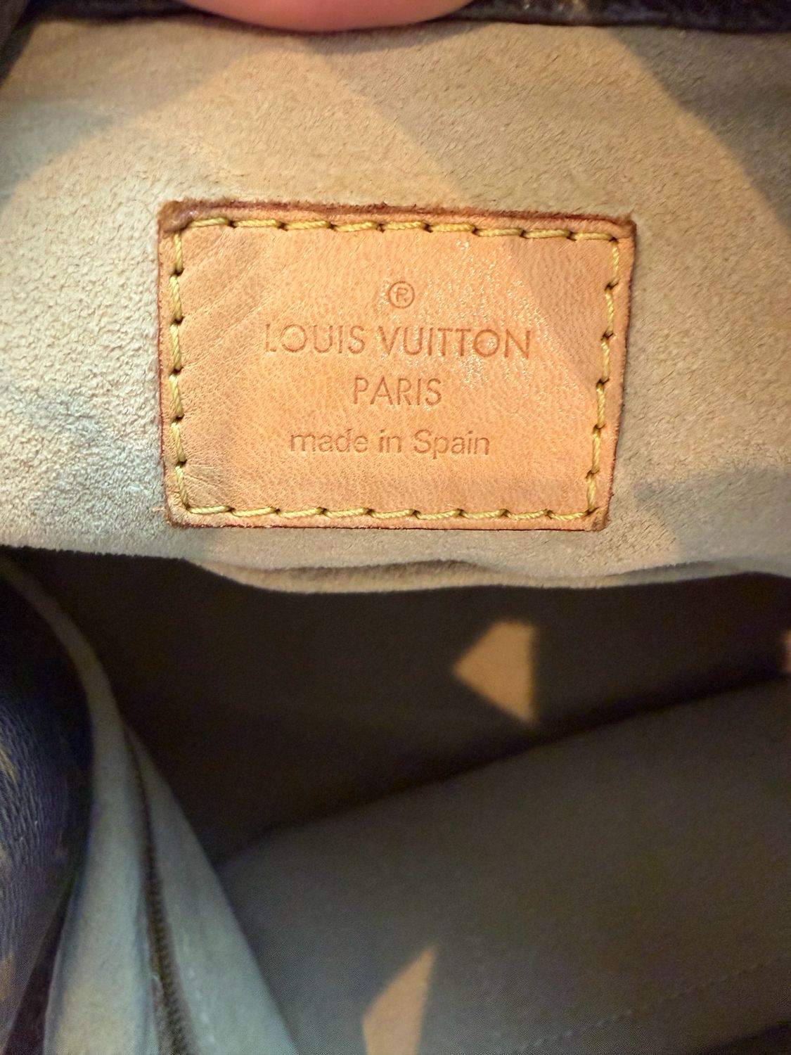 Louis Vuitton Artsy Mm Hobo Shoulder Monogram