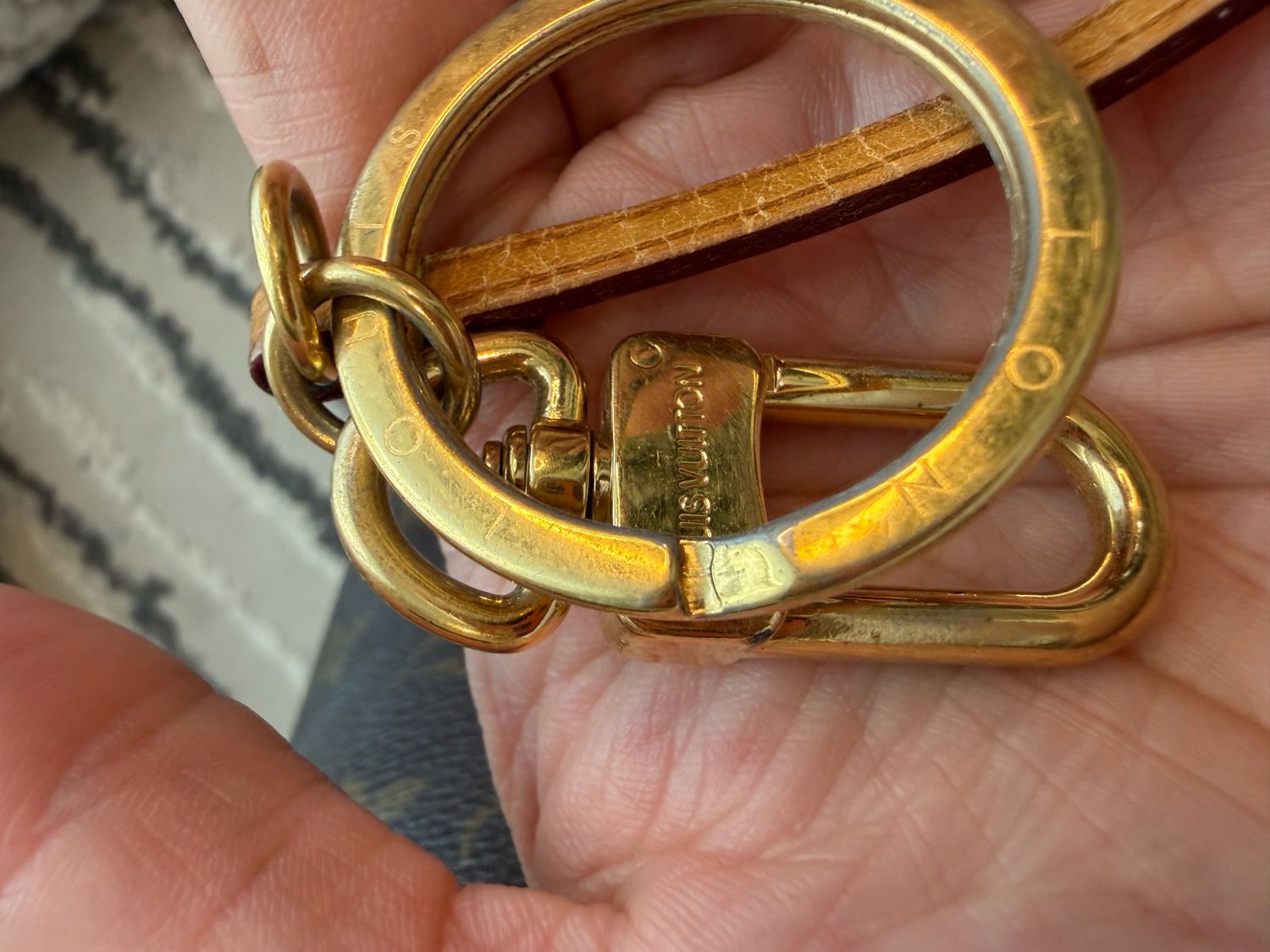 Louis Vuitton Artsy Mm Hobo Shoulder Monogram