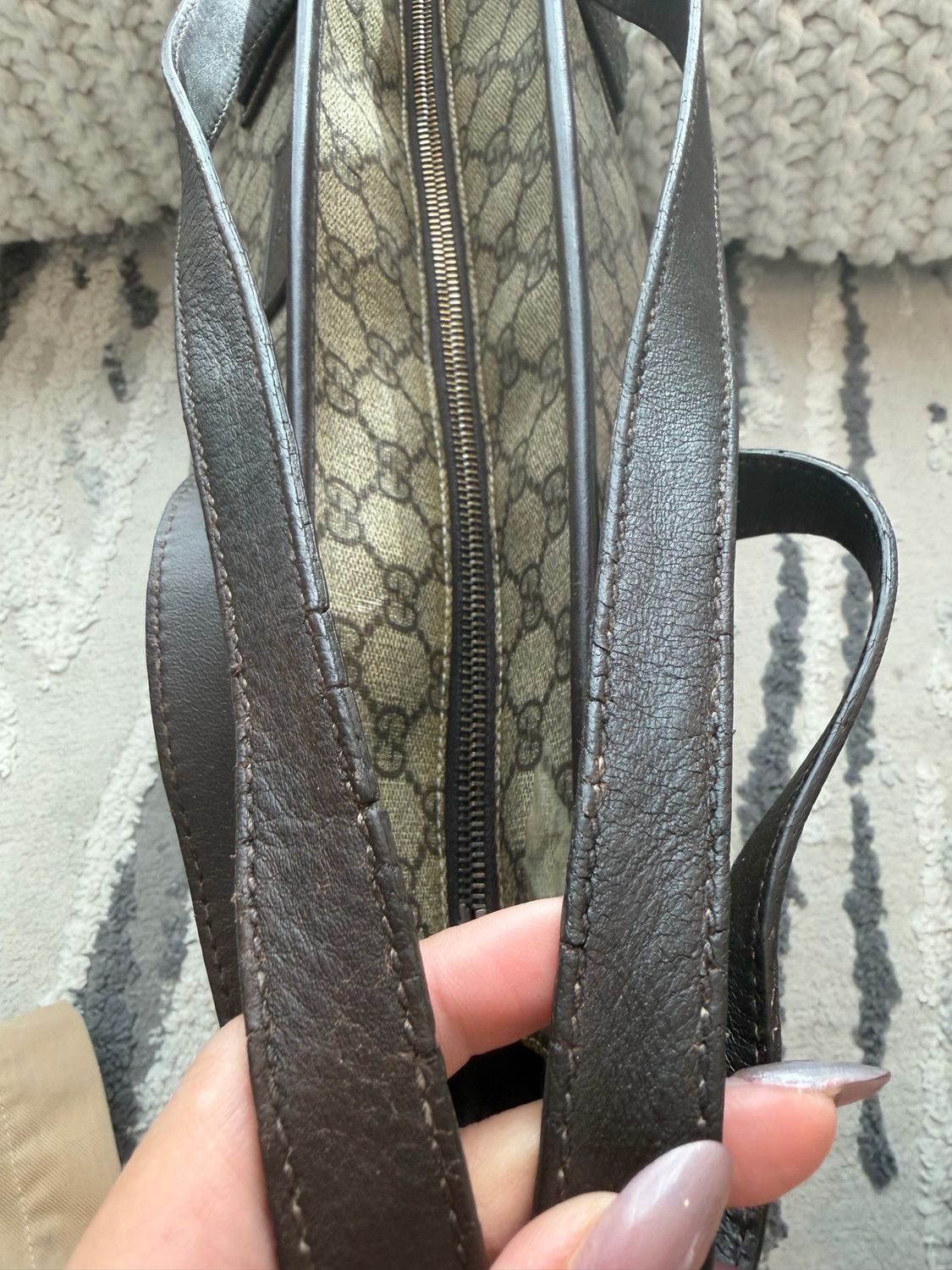 Gucci Supreme Plus Zipper Tote