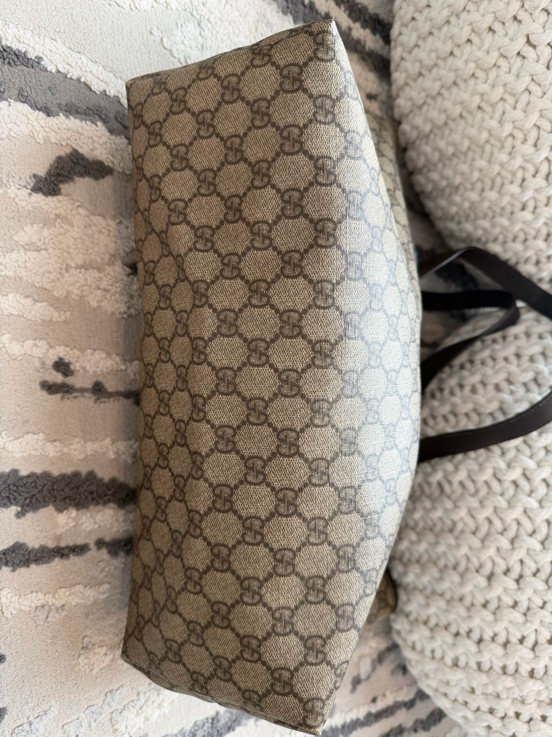 Gucci Supreme Plus Zipper Tote