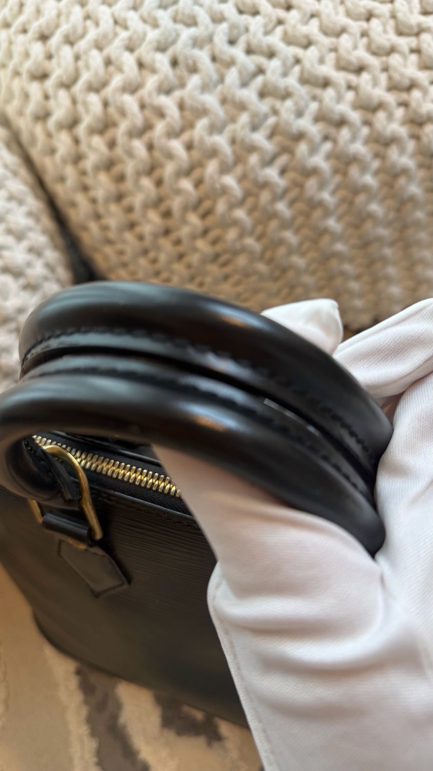 Louis Vuitton Epi Alma Pm Handbag