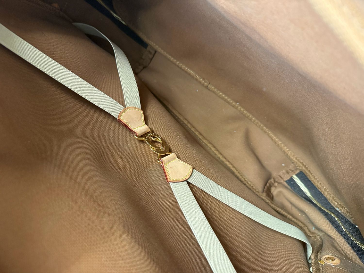 Louis Vuitton Monogram Sac Chasse 