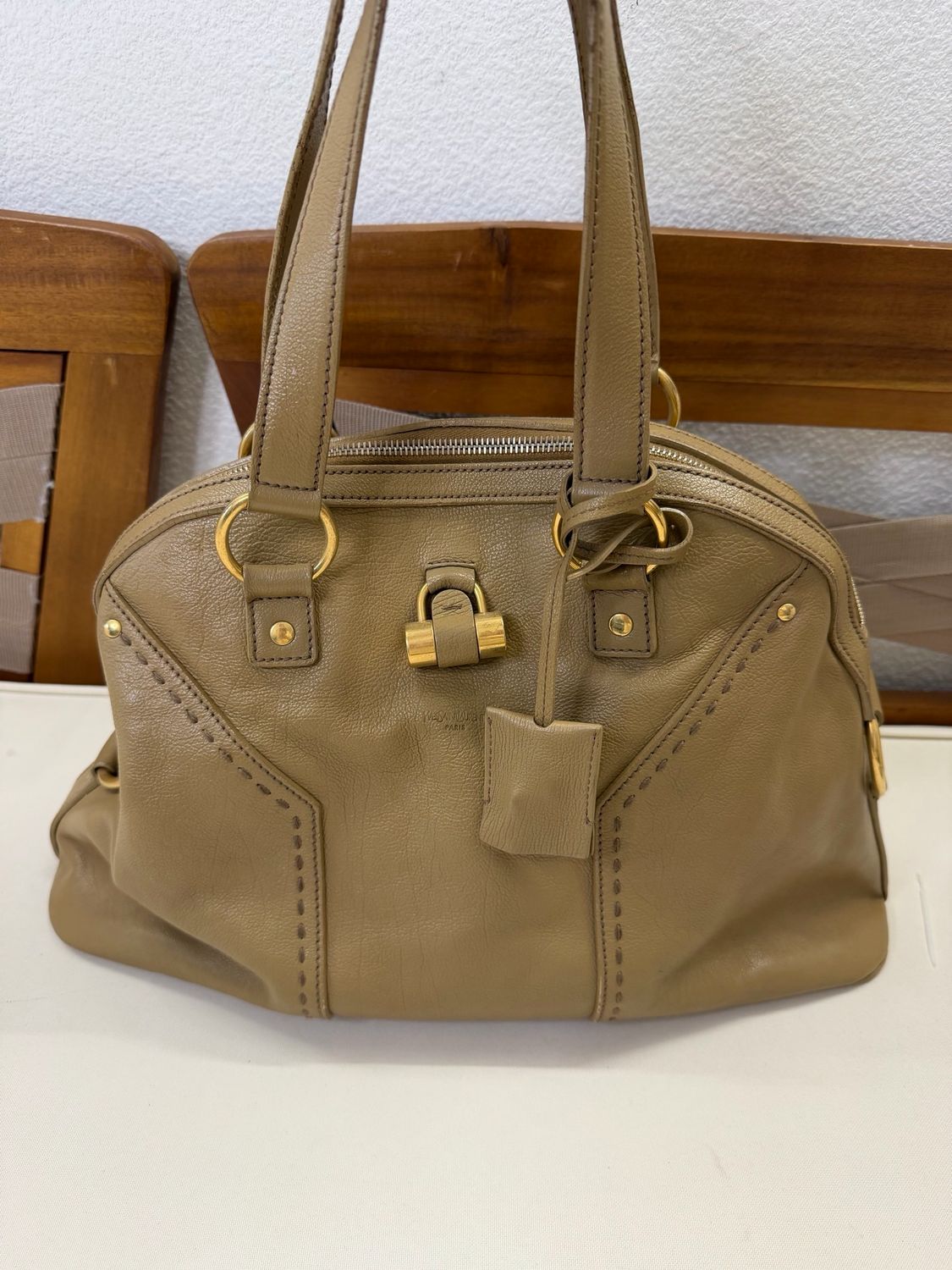 Yves Saint Laurent Muse Tote Leather Dome