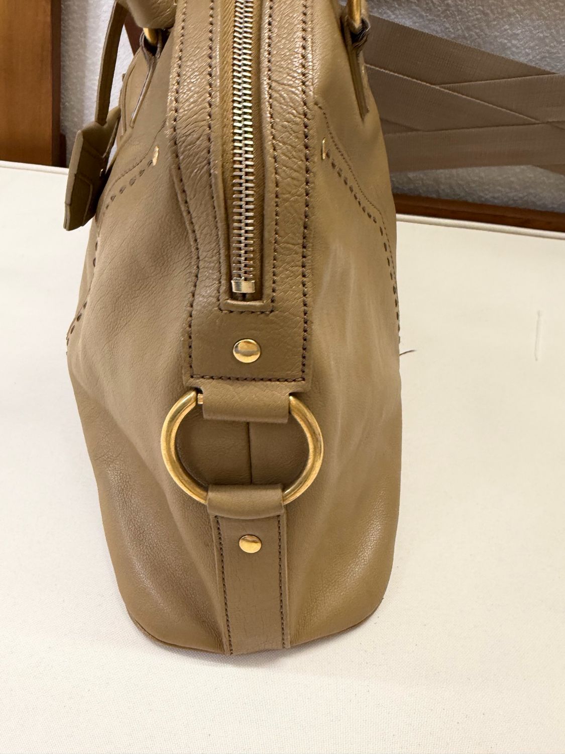 Yves Saint Laurent Muse Tote Leather Dome