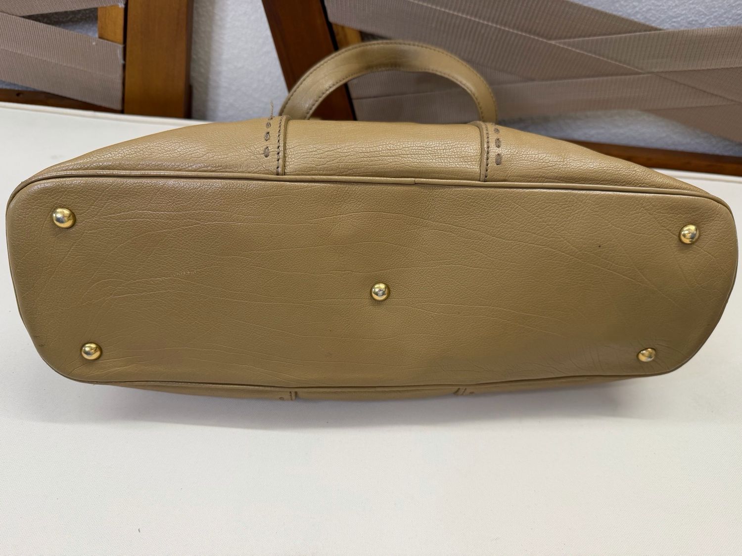 Yves Saint Laurent Muse Tote Leather Dome