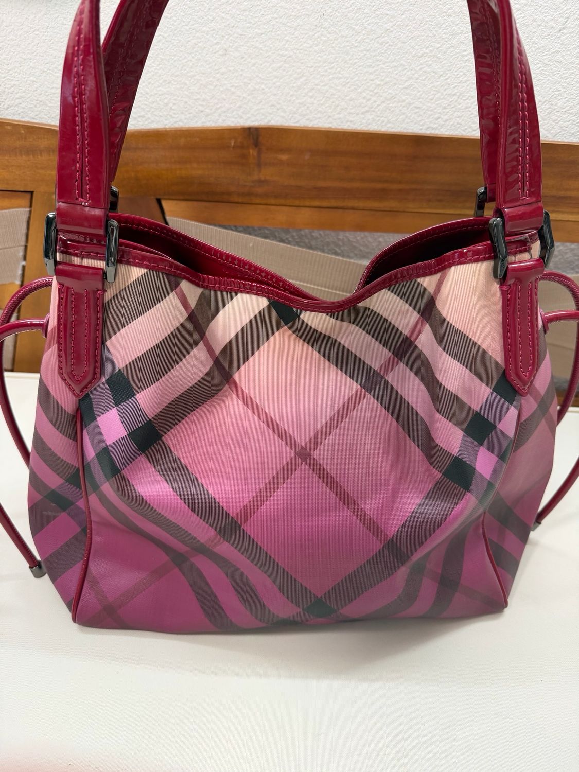 Burberry Bilmore Gradient Supernova Check in Large Raspberry
