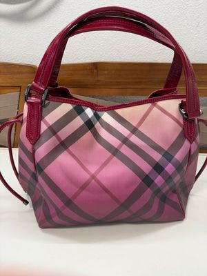 Burberry Bilmore Gradient Supernova Check in Large Raspberry