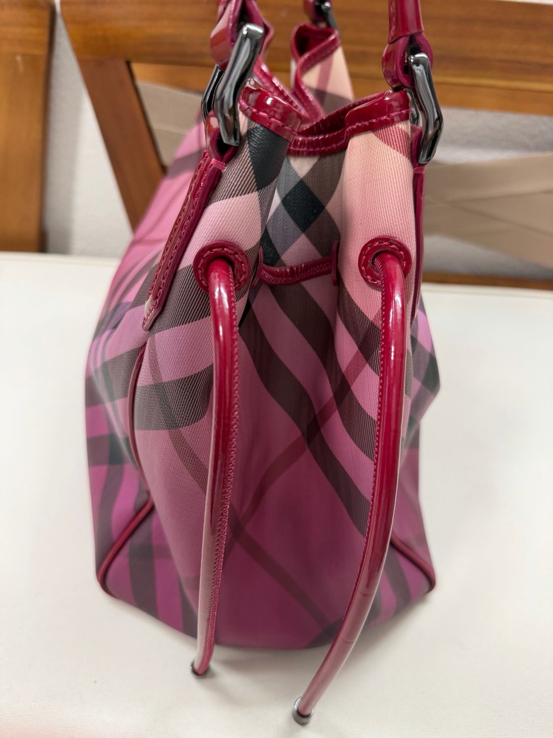Burberry Bilmore Gradient Supernova Check in Large Raspberry