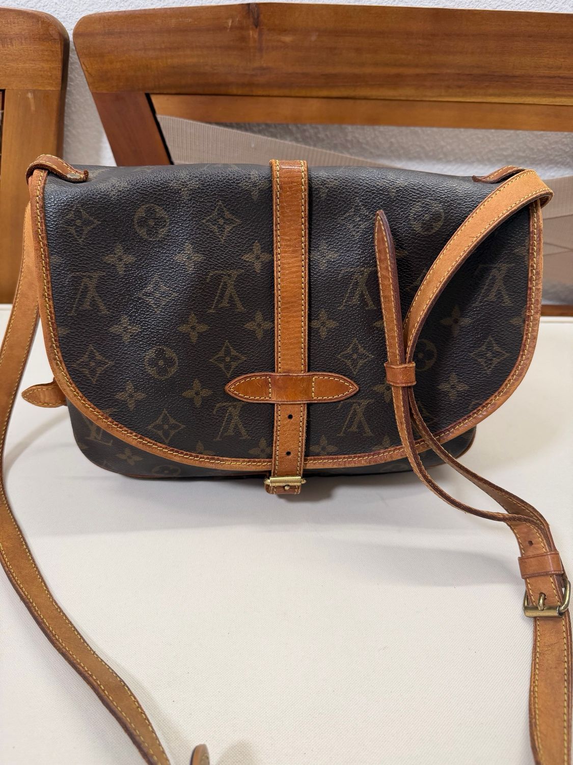 Louis Vuitton Monogram Saumur 25 Messenger Crossbody