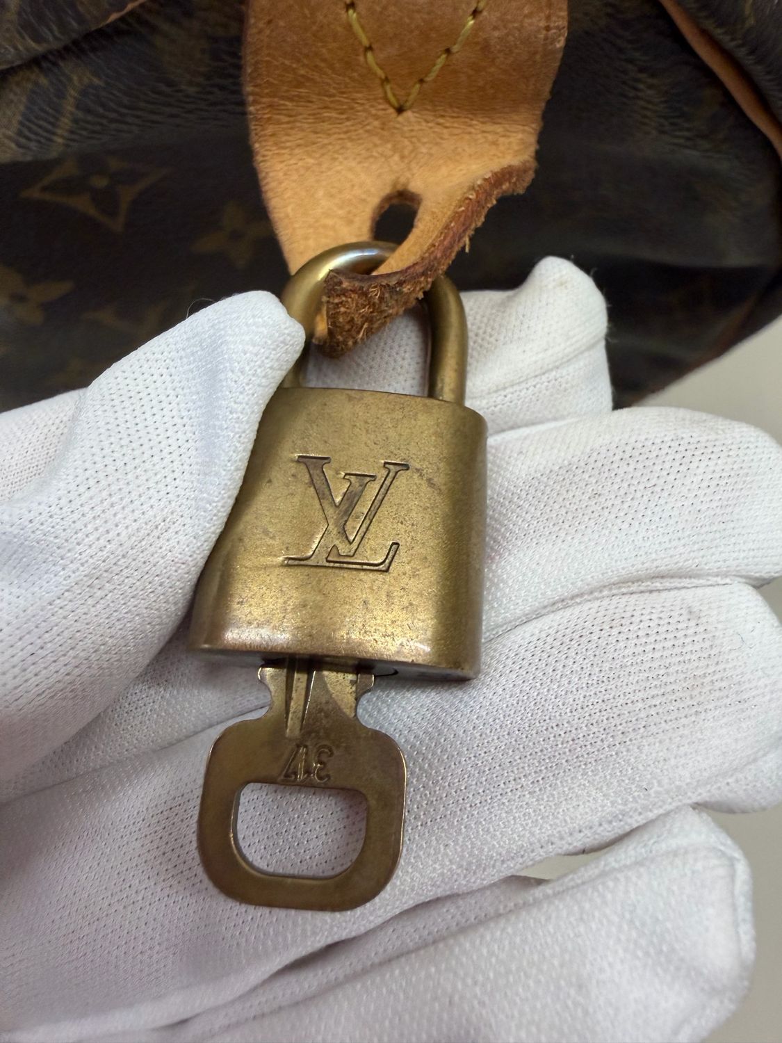 Louis Vuitton Speedy Monogram 40 Satchel Boston Top Handle