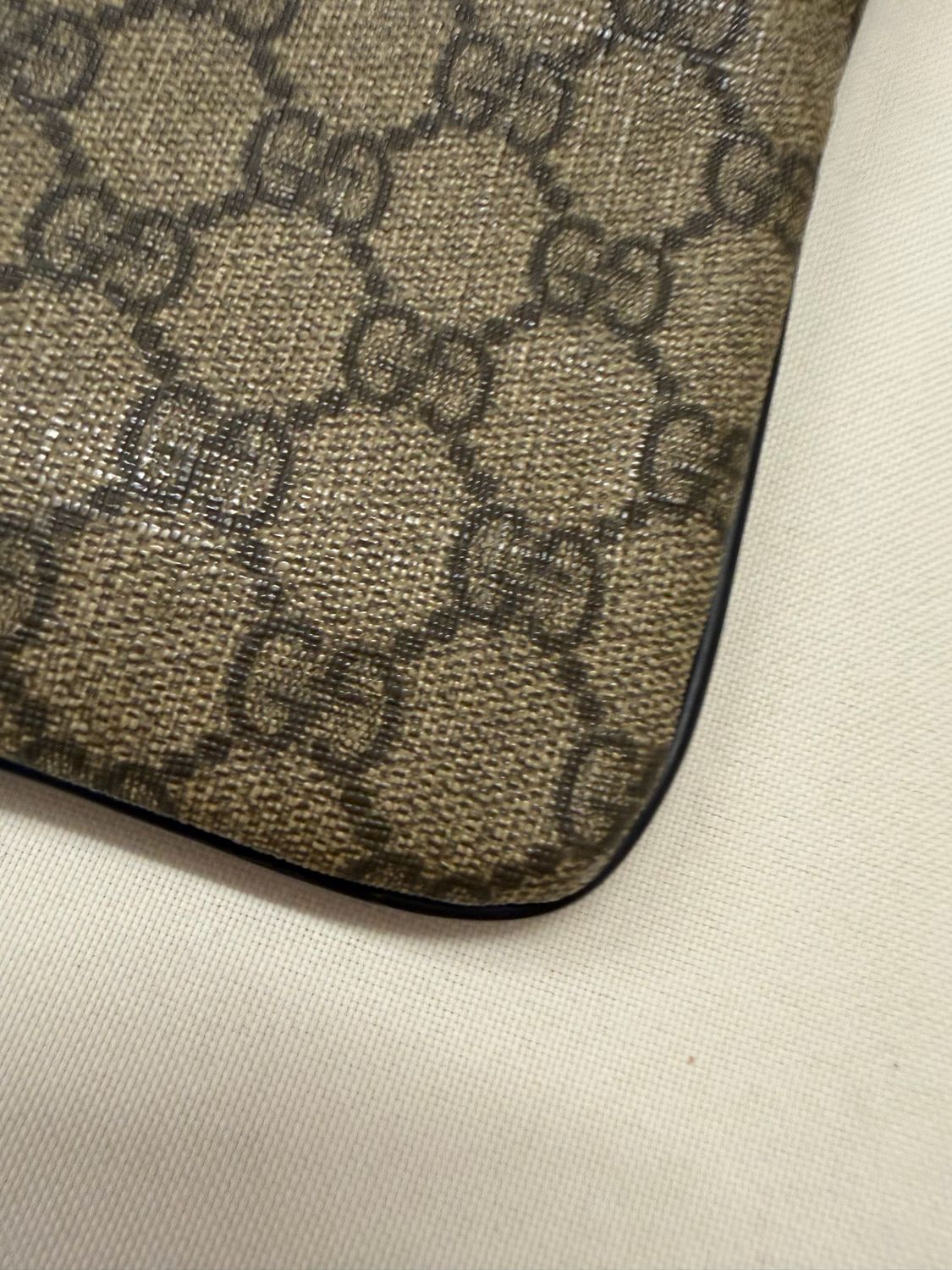 Gucci Supreme Flat Messenger Crossbody Sling