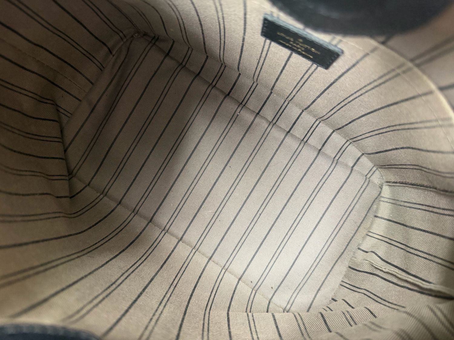 Louis Vuitton Mazarine Empreinte in Noir Crossbody Messenger