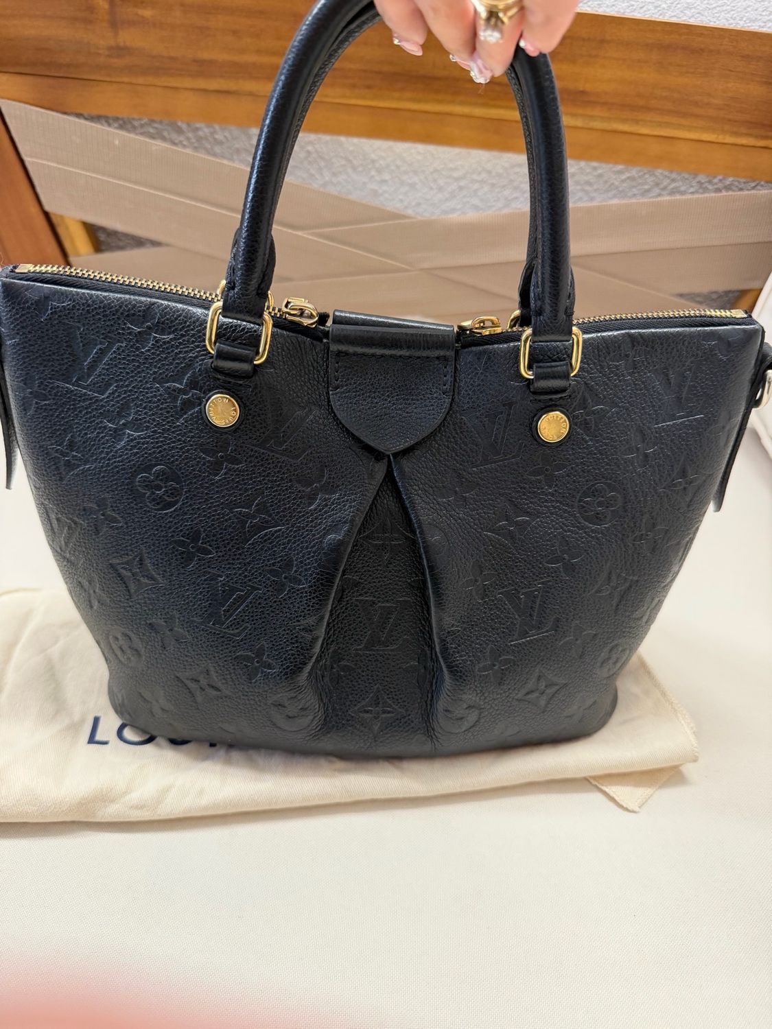 Louis Vuitton Mazarine Empreinte in Noir Crossbody Messenger