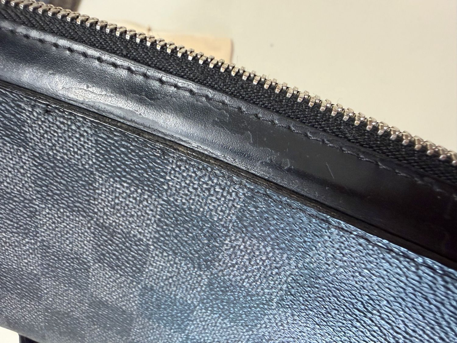 Louis Vuitton Damier Graphite Zippy XL