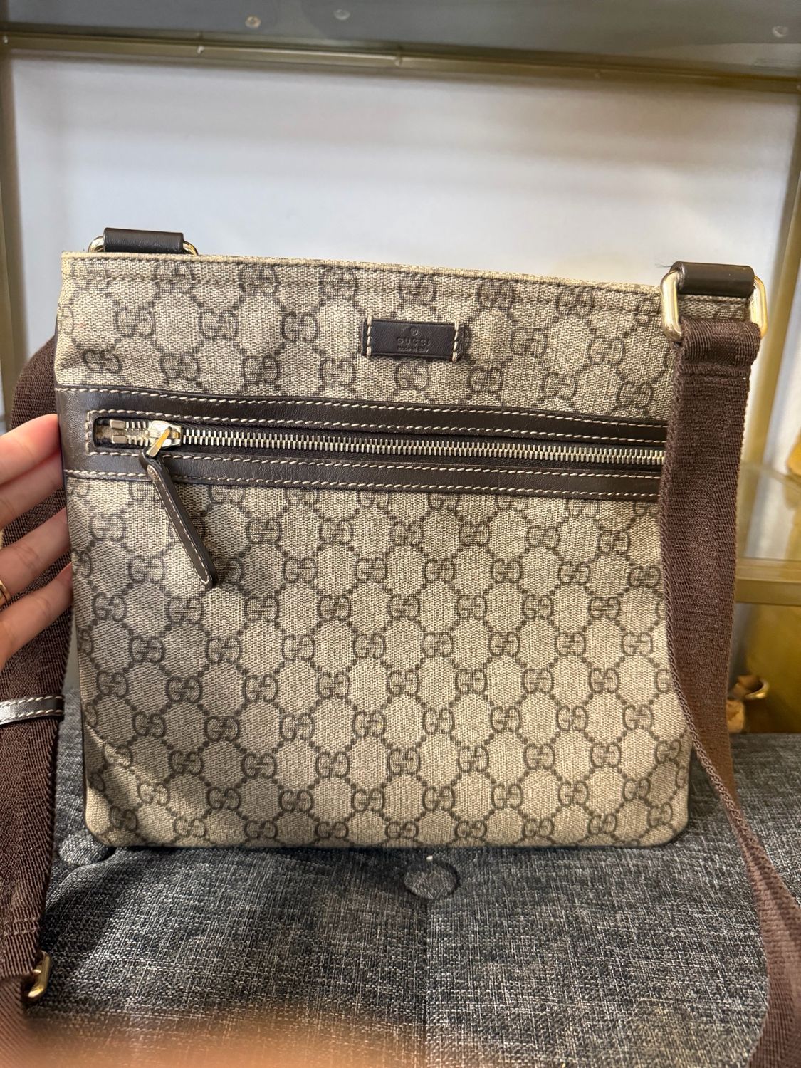 Gucci Flat Front Zipper Messenger Crossbody