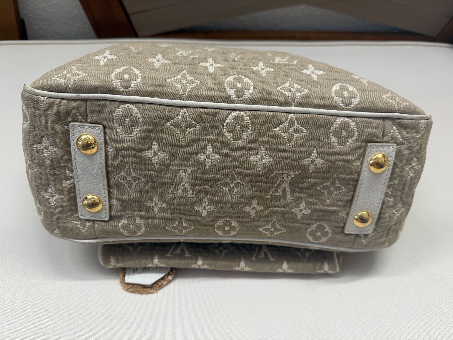 Louis Vuitton Monogram Limited Edition Sabbia Mm