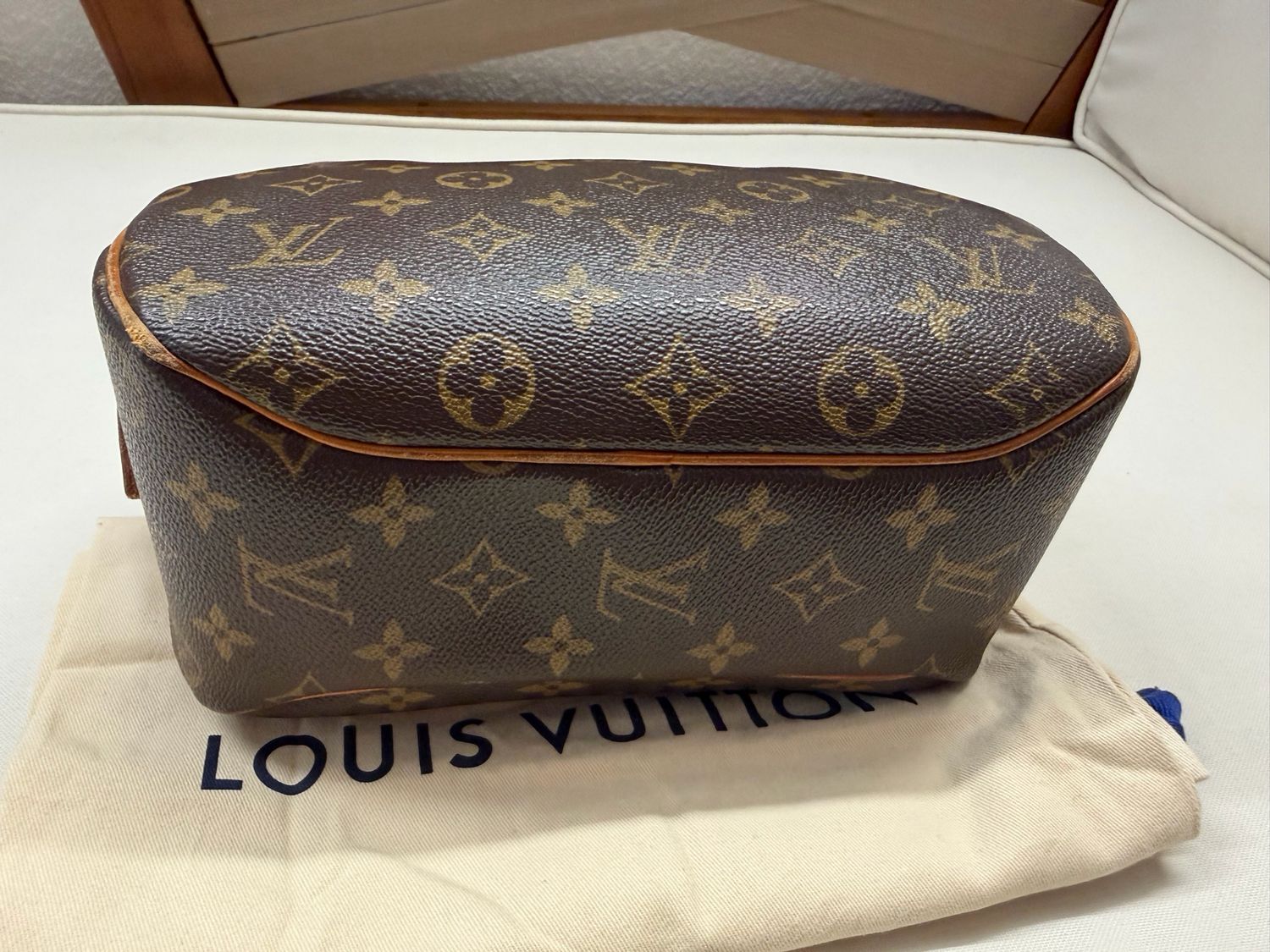 Louis Vuitton Monogram Blois Messenger Crossbody Sling