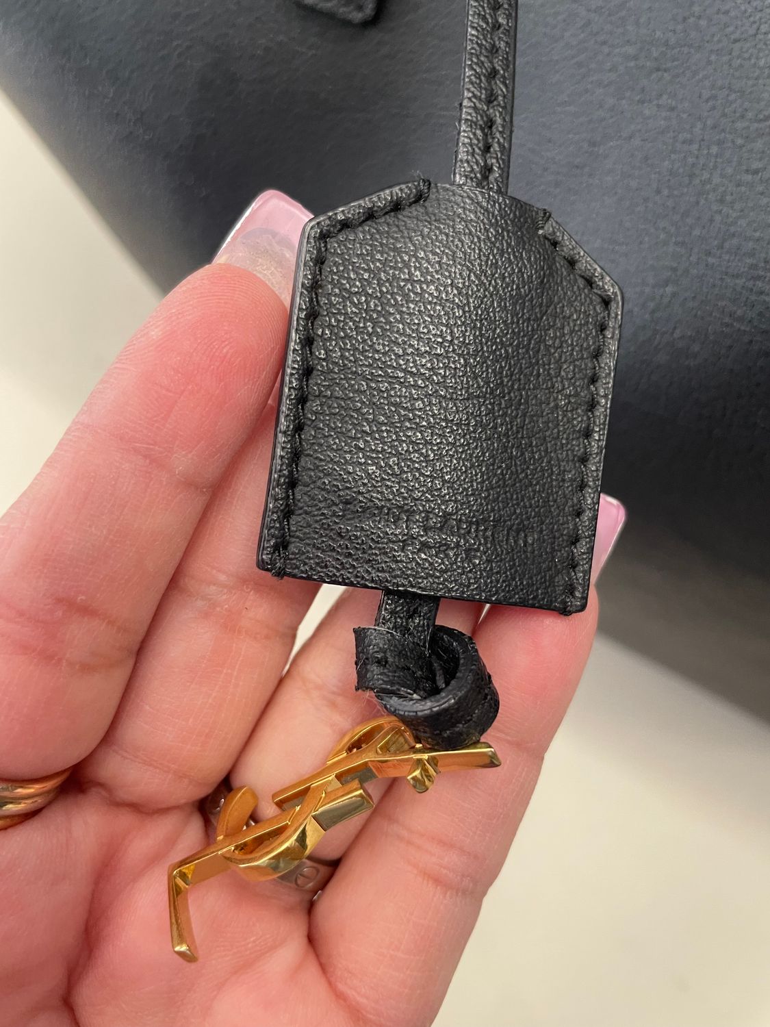 Yves Saint Laurent Calfskin Shopping Tote With Pouch in Black