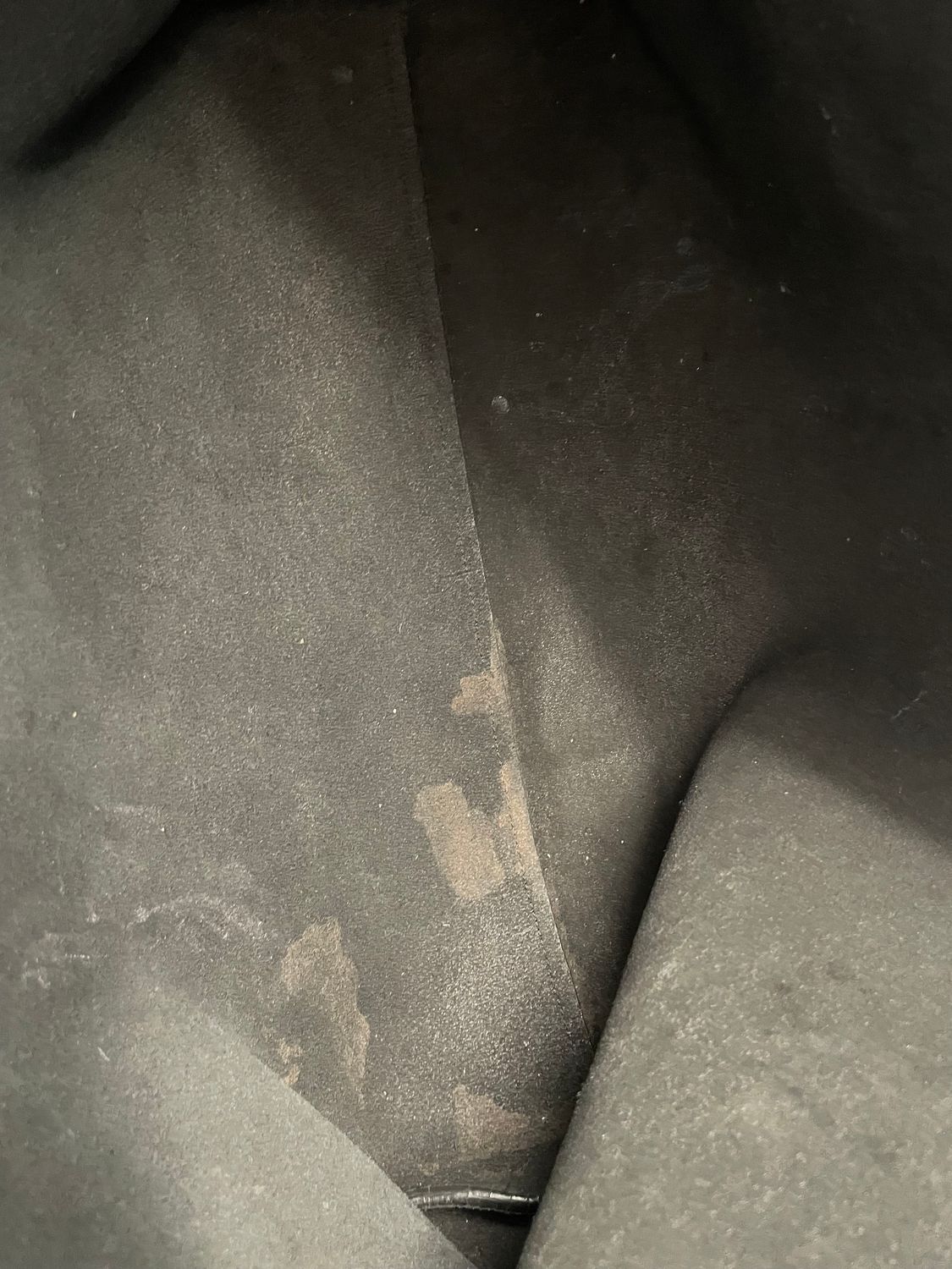 Yves Saint Laurent Calfskin Shopping Tote With Pouch in Black