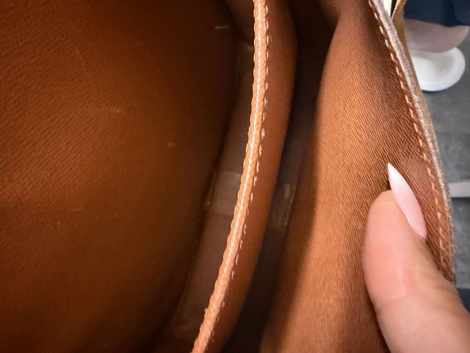 Louis Vuitton Monogram Catouchierre Pm Crossbody Sling