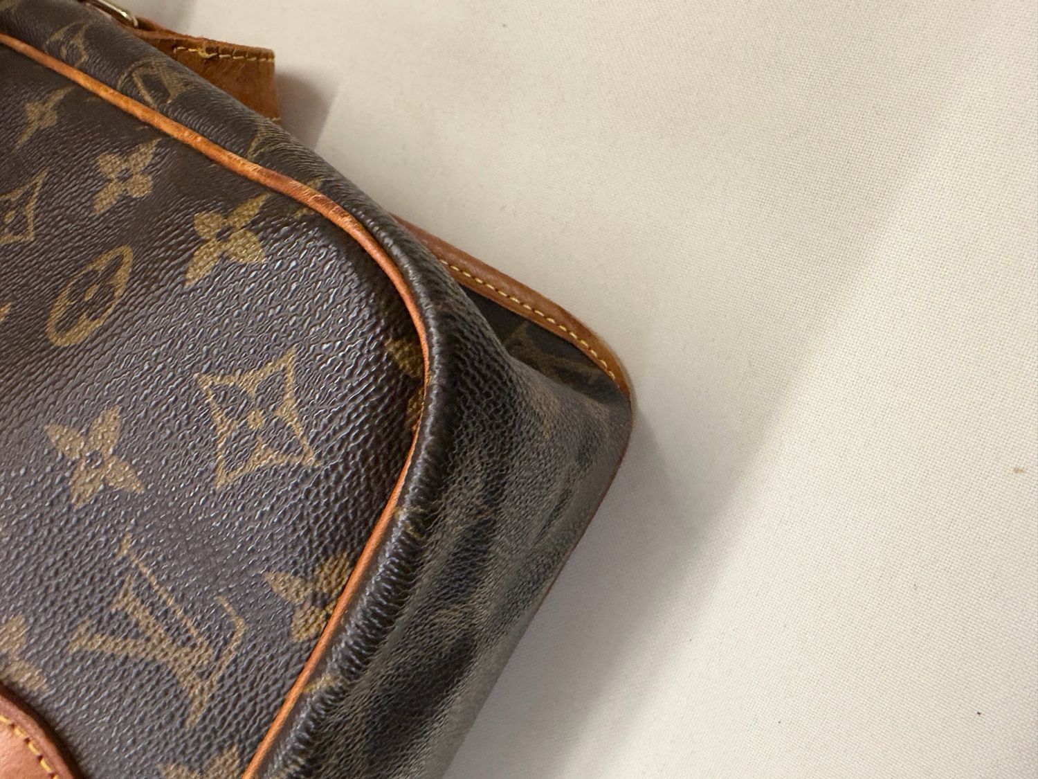 Louis Vuitton Messenger Sac Gibeciere Gm Messenger