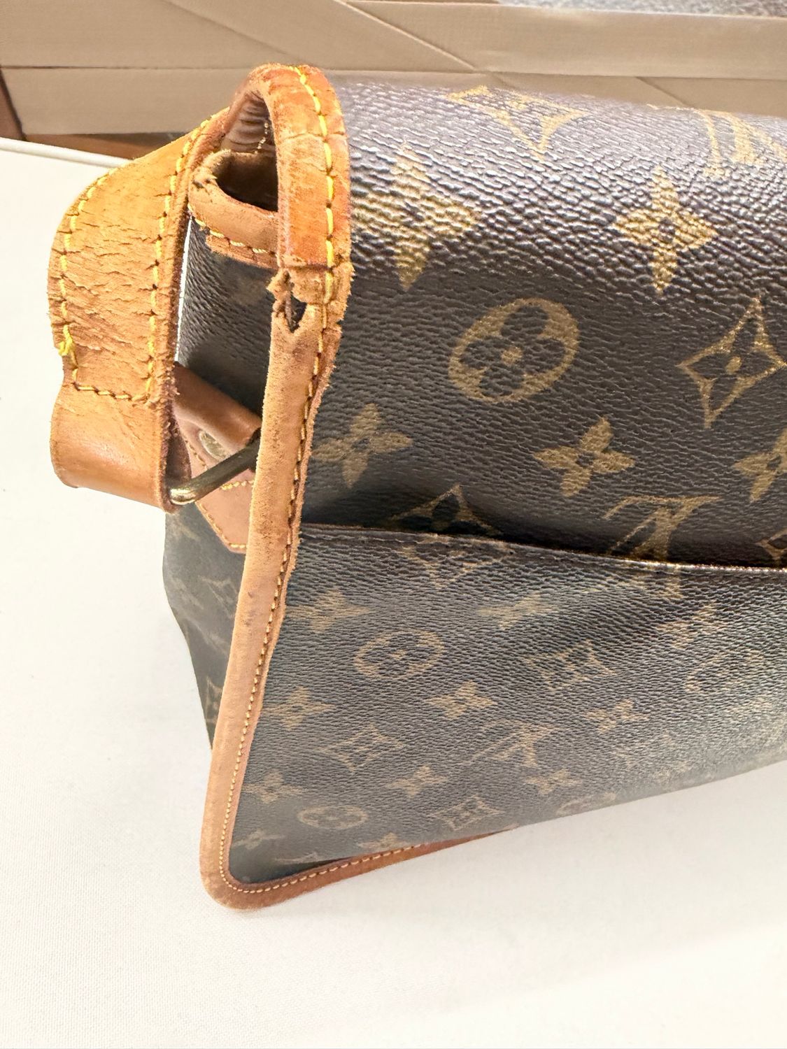 Louis Vuitton Messenger Sac Gibeciere Gm Messenger