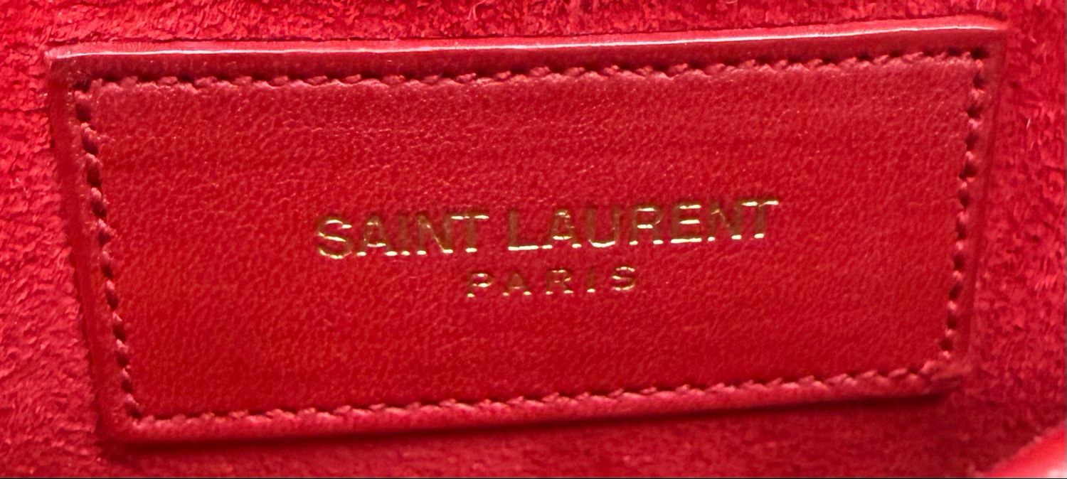 Yves Saint Laurent Classic Y Ligne Wallet on Chain